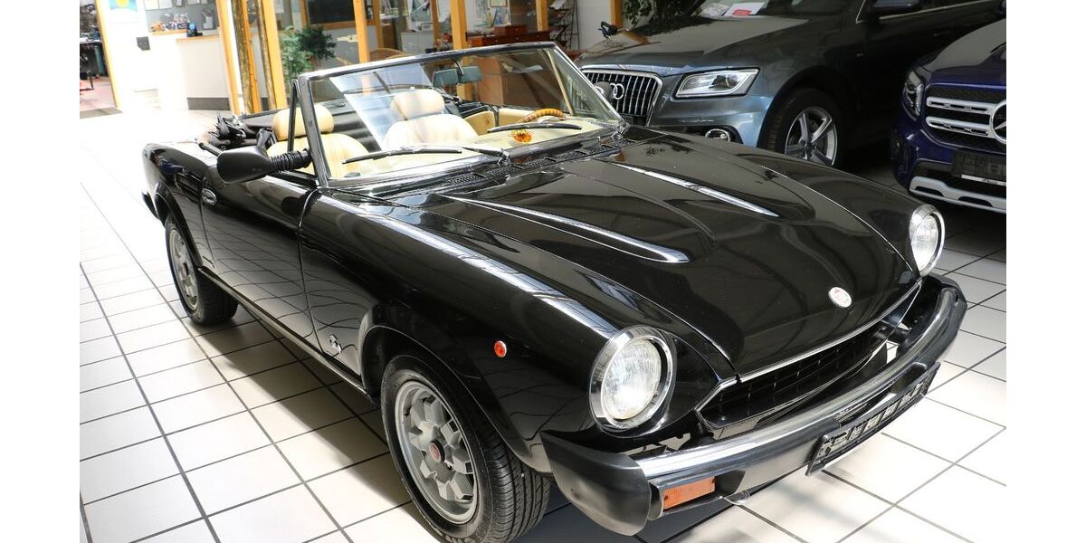 Fiat 124 Spider 155.093 km 18.500 &euro; Großefehn 26629