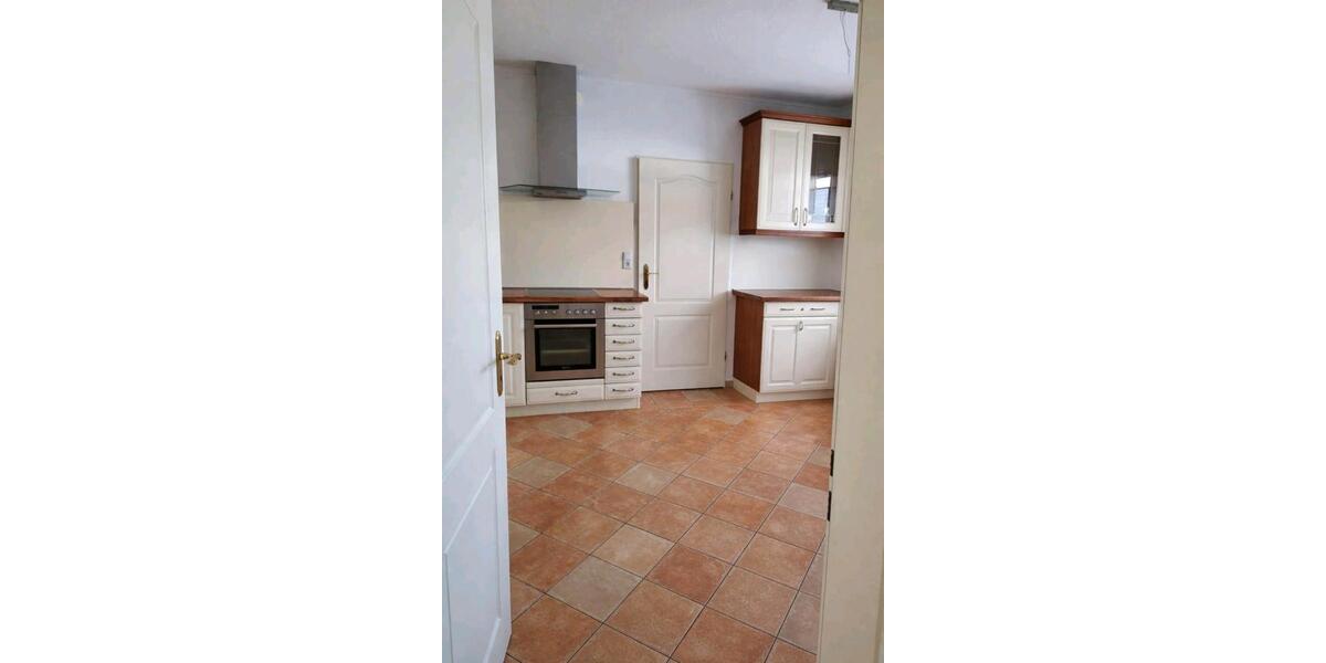 Erdgeschoßwohnung Leer (Ostfriesland) - 4 Zimmer, 130 m&sup2;, 1.100&euro; | Angebot:26705848