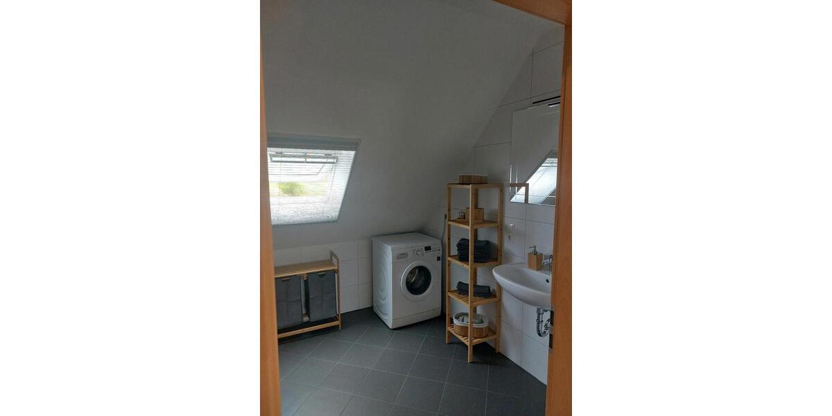 Dachgeschoßwohnung Hage - 3 Zimmer, 75 m&sup2;, 600&euro; | Angebot:26632948