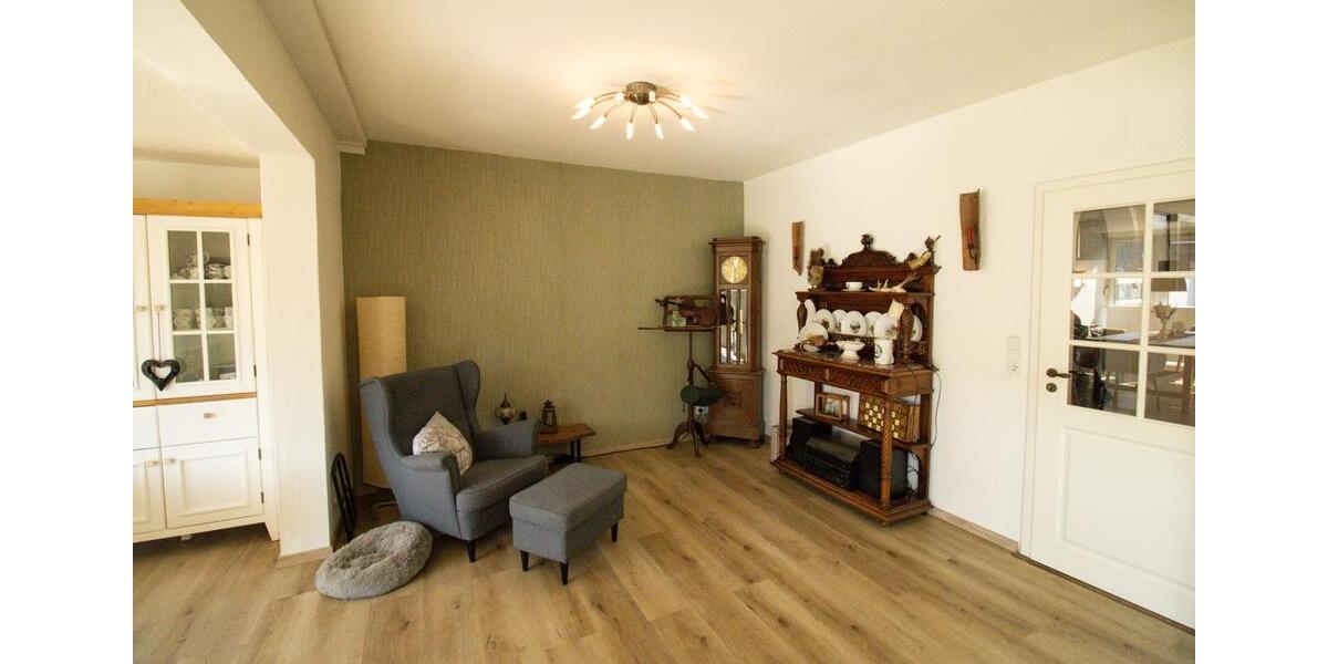 Reihenhaus Emden - 4 Zimmer, 180 m&sup2;, 245.000&euro; | Angebot:25801727