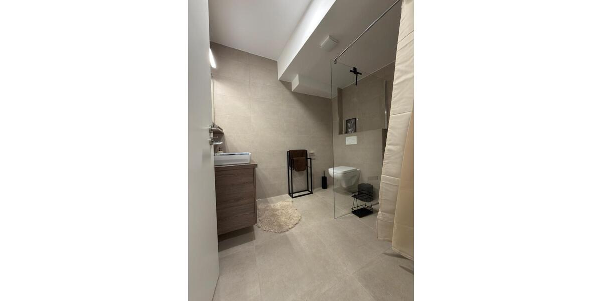 Etagenwohnung Aurich - 2 Zimmer, 65 m&sup2;, 2.000&euro; | Angebot:26564250
