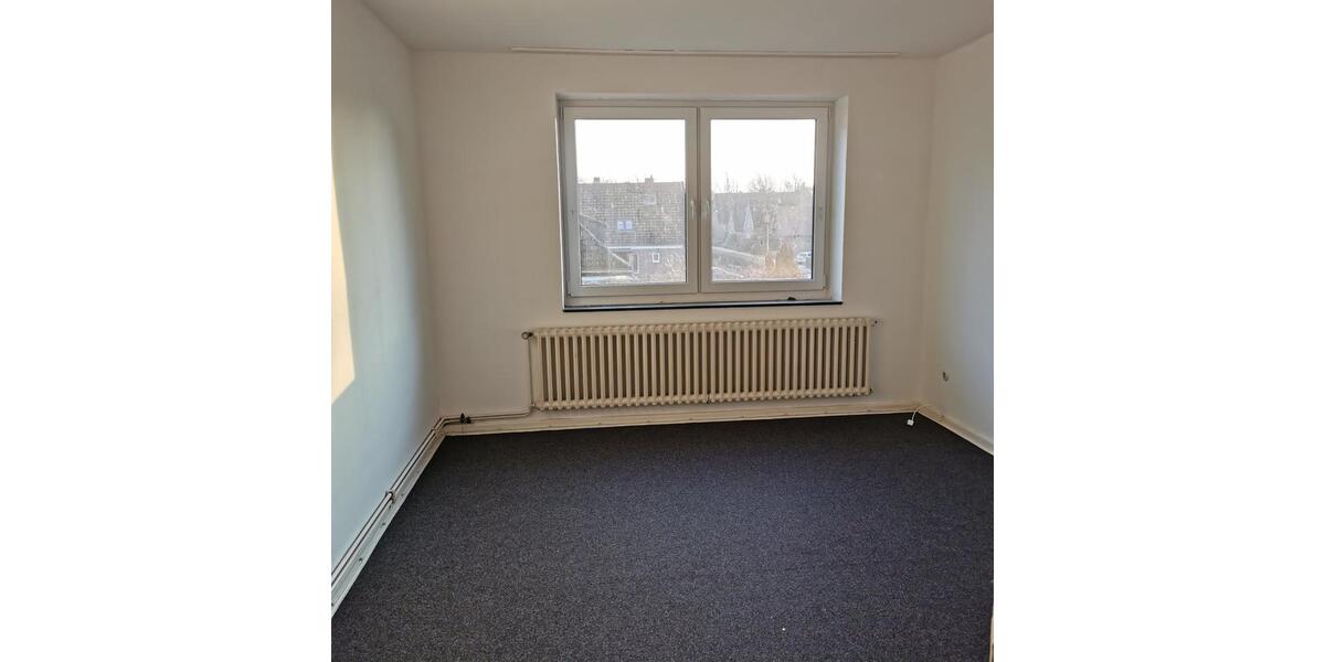 Etagenwohnung Aurich - 3 Zimmer, 74 m&sup2;, 680&euro; | Angebot:25127677