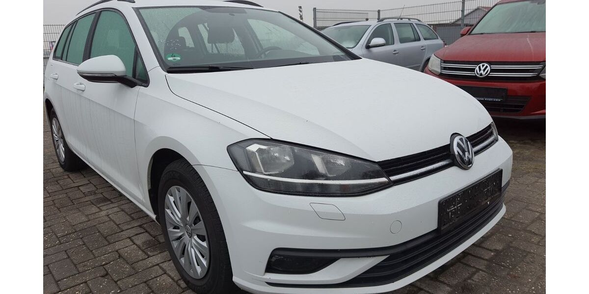 VW Golf 98.000 km 13.750 &euro; Upgant- Schott 26529
