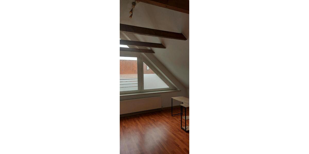 Dachgeschoßwohnung Norden - 2 Zimmer, 60 m&sup2;, 560&euro; | Angebot:26448320