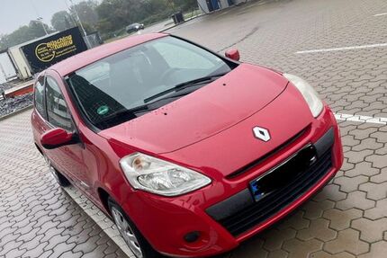 Renault Clio 101.668 km 3.190 &euro; Emden 26723