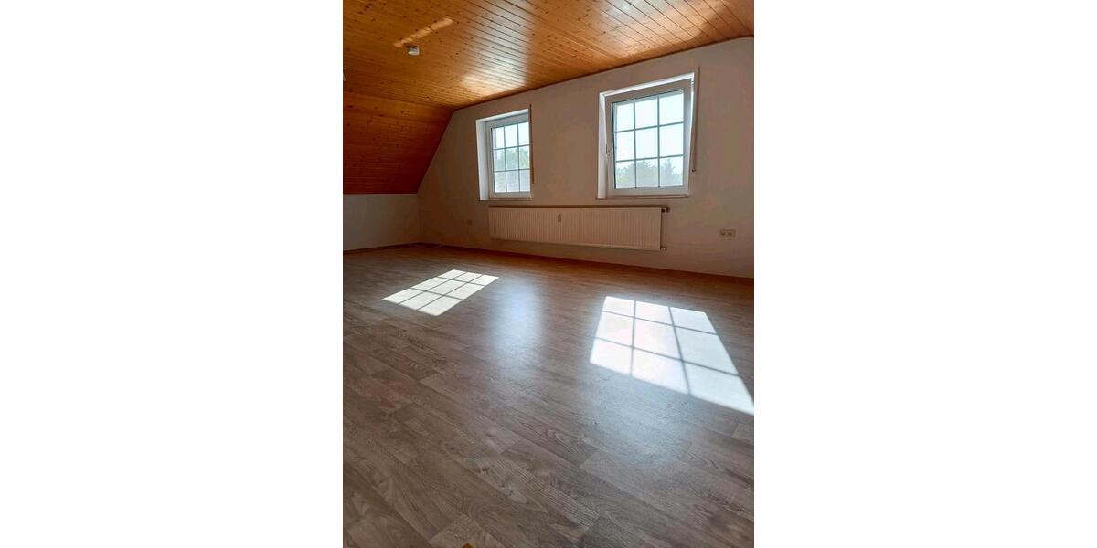 Dachgeschoßwohnung Westoverledingen - 2 Zimmer, 80 m&sup2;, 450&euro; | Angebot:26704828