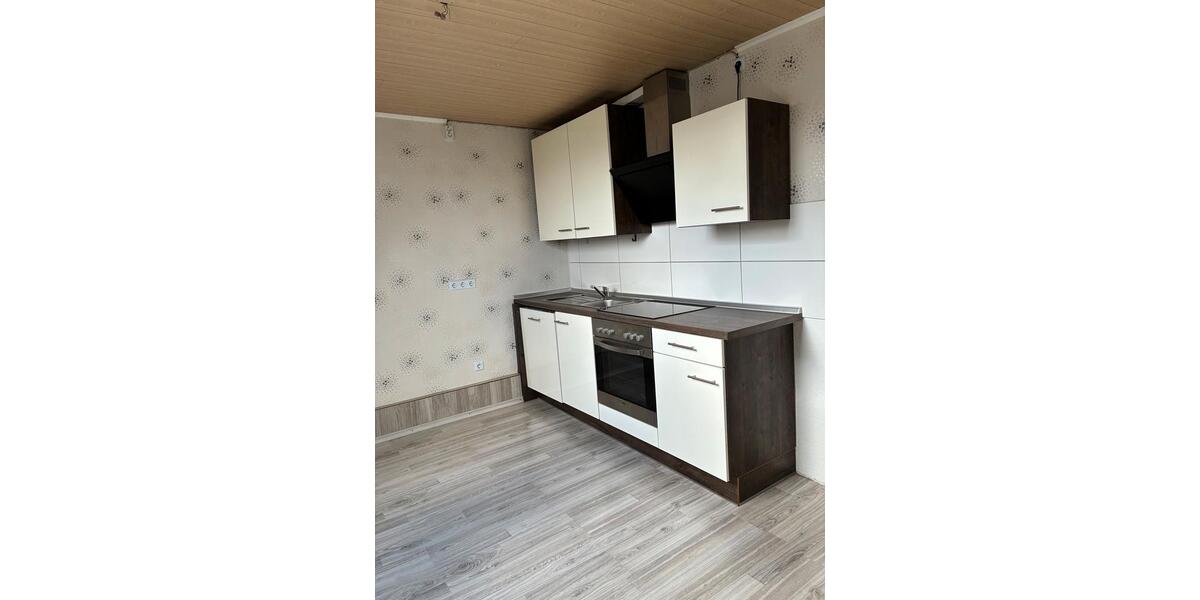 Dachgeschoßwohnung Norden - 3 Zimmer, 70 m&sup2;, 580&euro; | Angebot:26024227