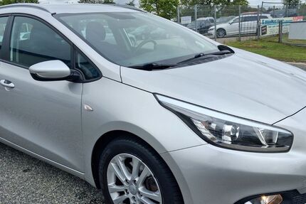 Kia ceed Sportswagon 83.000 km 8.999 &euro; Upgant- Schott 26529