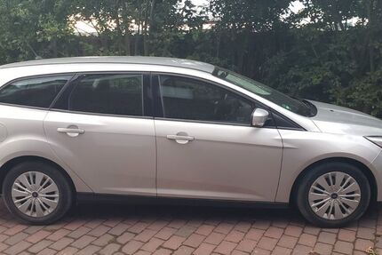 Ford Focus 106.000 km 6.900 &euro; Moormerland 26802