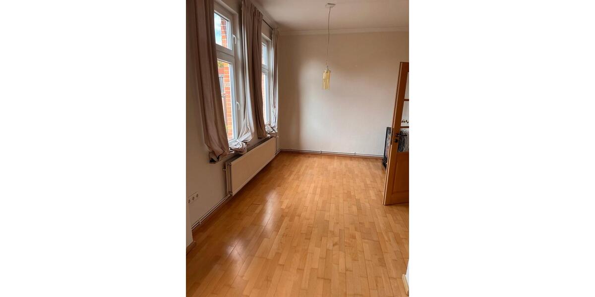 Etagenwohnung Emden - 5 Zimmer, 130 m&sup2;, 800&euro; | Angebot:26019066