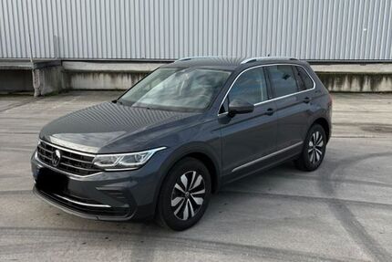 VW Tiguan 18.000 km 32.800 &euro; Emden 26723