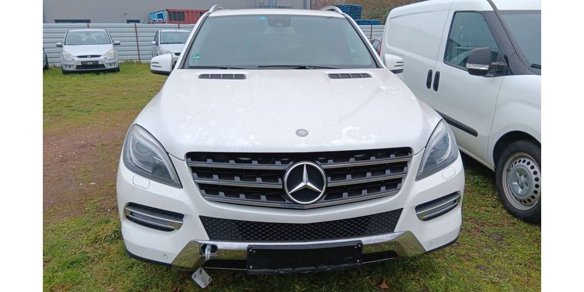 Mercedes-Benz ML 350 310.000 km 8.500 &euro; Westoverledingen 26810