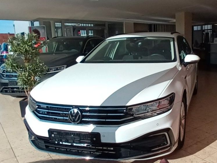 VW Passat Variant 67.477 km 22.800 &euro; Weener 26826