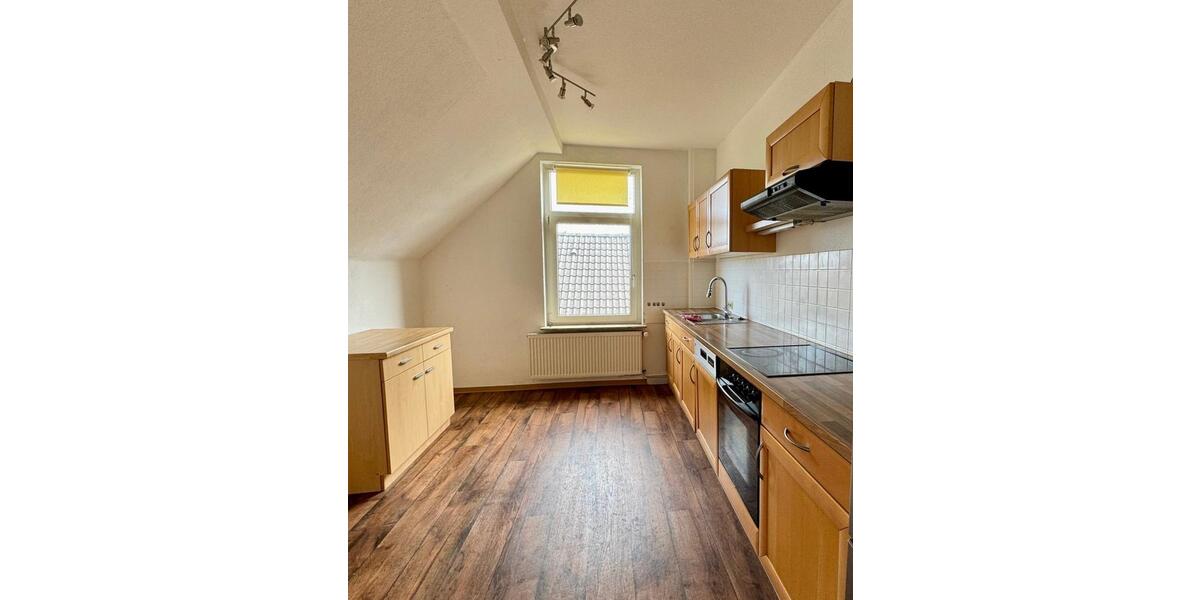 Dachgeschoßwohnung Emden Tholenswehr - 4 Zimmer, 91 m&sup2;, 750&euro; | Angebot:26662507