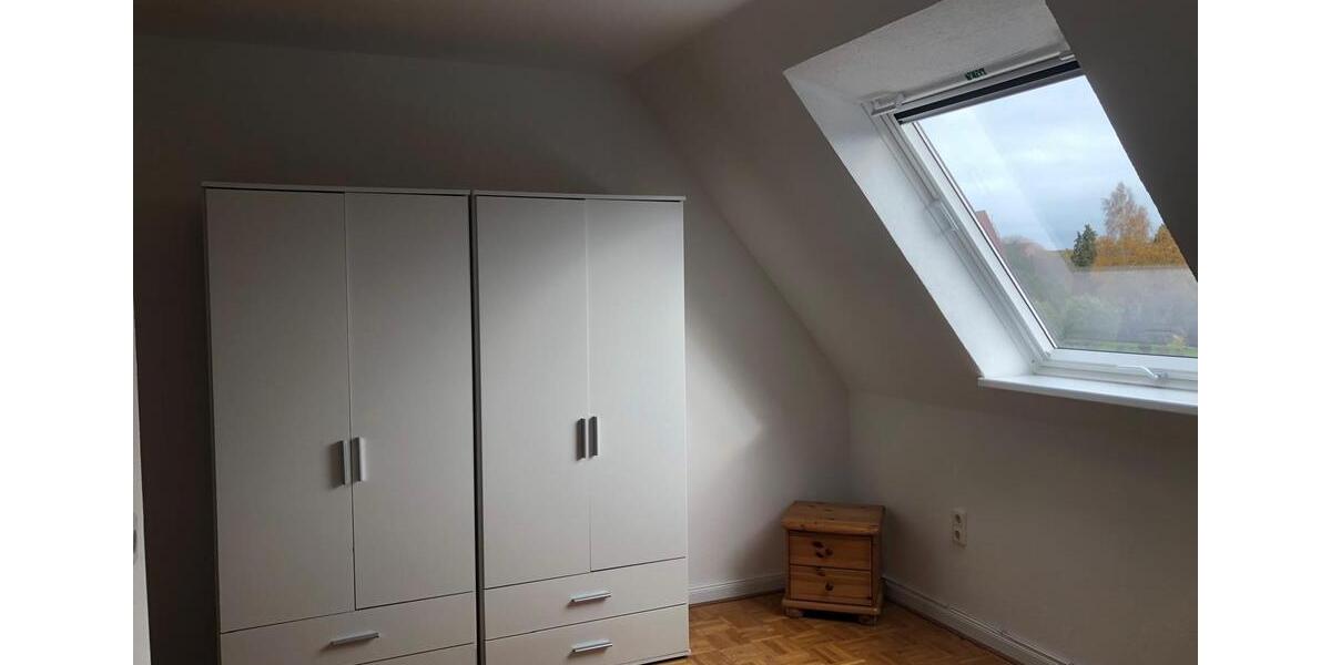 Dachgeschoßwohnung Emden Tholenswehr - 2 Zimmer, 55 m&sup2;, 480&euro; | Angebot:25962460