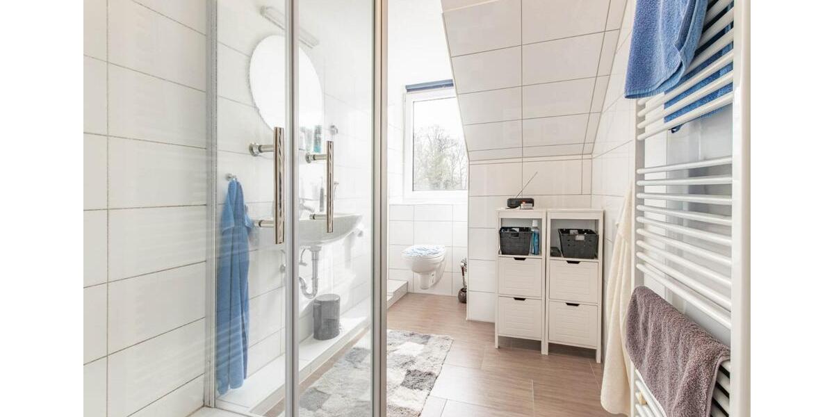 Dachgeschoßwohnung Emden Tholenswehr - 2 Zimmer, 70 m&sup2;, 450&euro; | Angebot:25974446