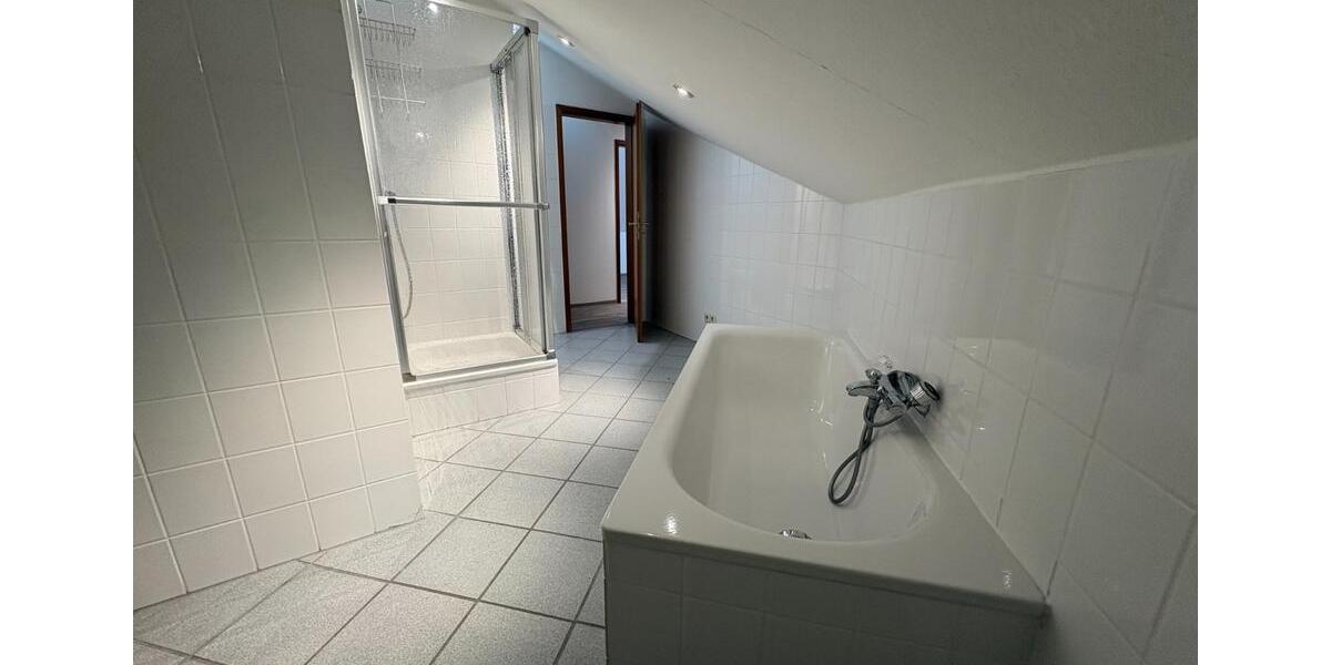 Maisonettenwohnung Emden - 3 Zimmer, 155 m&sup2;, 930&euro; | Angebot:24918998