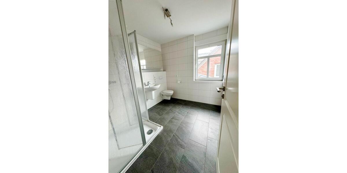 Doppelhaushälfte Norden - 3 Zimmer, 83 m&sup2;, 690&euro; | Angebot:25571597