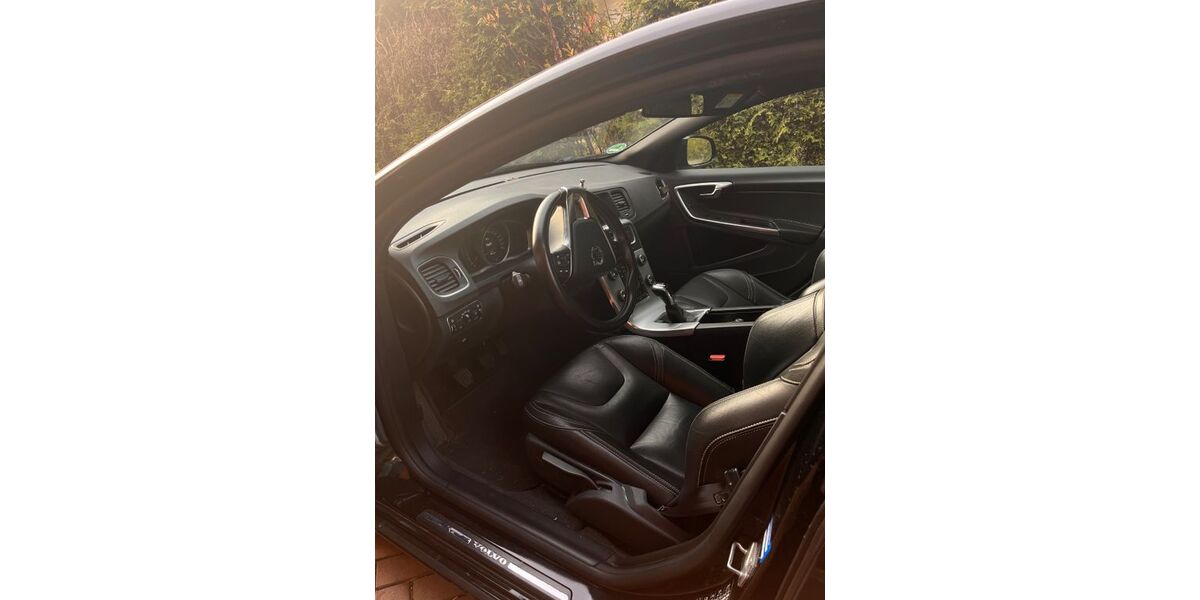 Volvo V60 130.000 km 18.000 &euro; Emden 26725