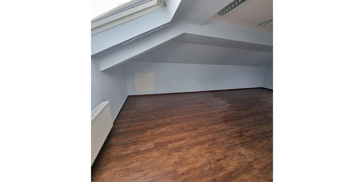 Etagenwohnung Weener - 2 Zimmer, 100 m&sup2;, 850&euro; | Angebot:25309979