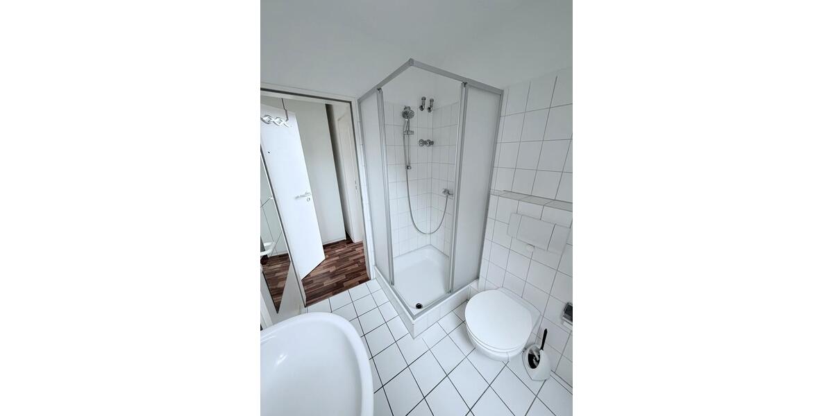 Dachgeschoßwohnung Emden Tholenswehr - 1 Zimmer, 30 m&sup2;, 490&euro; | Angebot:26226938