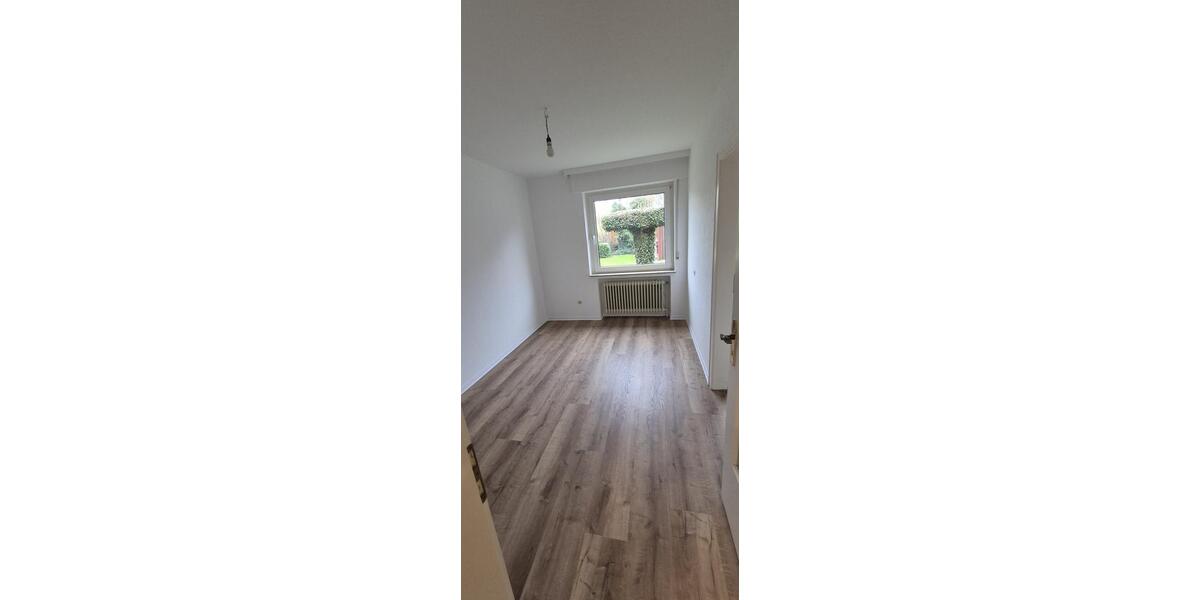 Erdgeschoßwohnung Leer (Ostfriesland) - 4 Zimmer, 120 m&sup2;, 960&euro; | Angebot:25422985