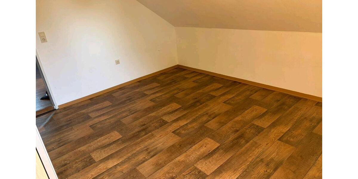 Dachgeschoßwohnung Moormerland - 3 Zimmer, 65 m&sup2;, 490&euro; | Angebot:26692409