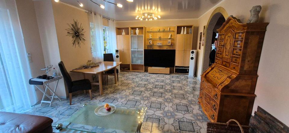 Einfamilienhaus Aurich Georgsfeld und Tannenhausen - 9 Zimmer, 260 m&sup2;, 650.000&euro; | Angebot:25283377