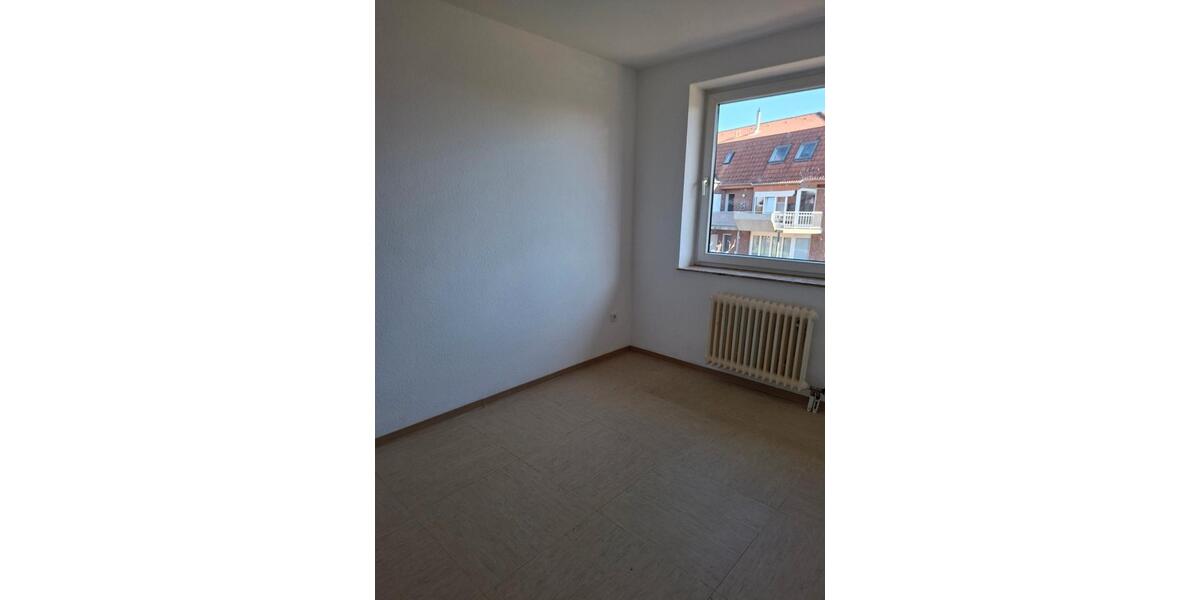 Etagenwohnung Emden - 4 Zimmer, 88 m&sup2;, 574&euro; | Angebot:25989528