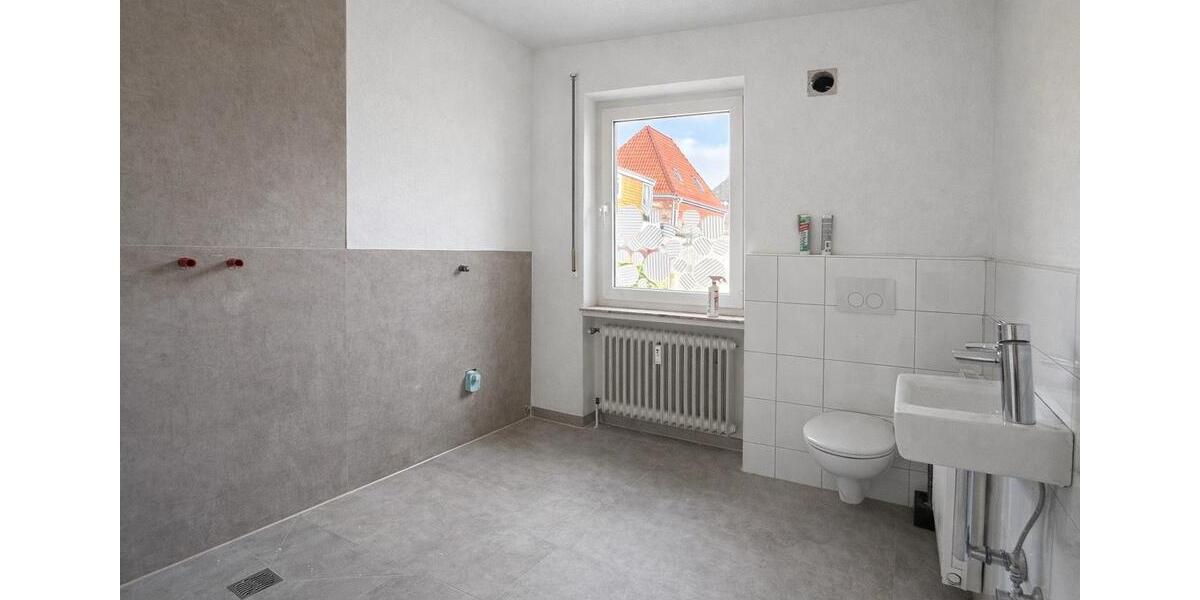 Hochparterre Emden - 2 Zimmer, 65 m&sup2;, 750&euro; | Angebot:25810488