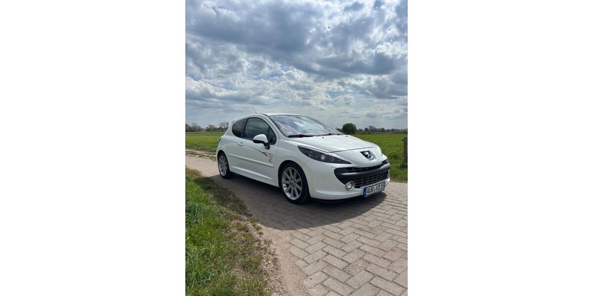 Peugeot 207 153.000 km 2.600 &euro; Ihlow 26632
