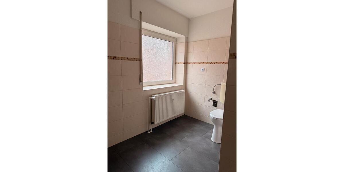 Etagenwohnung Emden Tholenswehr - 3 Zimmer, 119 m&sup2;, 800&euro; | Angebot:25650371