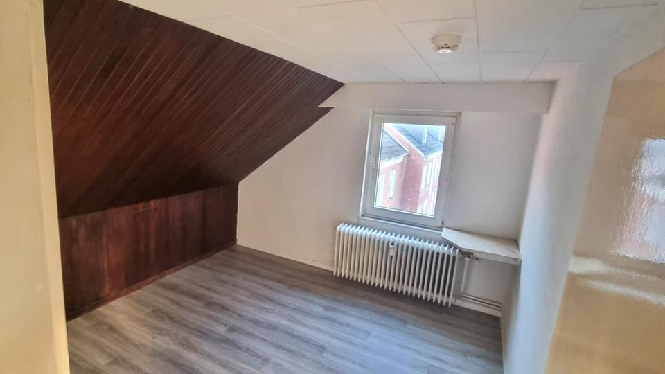 Dachgeschoßwohnung Hage - 2 Zimmer, 33 m&sup2;, 370&euro; | Angebot:25125385