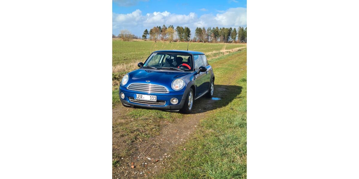 Mini Cooper 136.000 km 2.999 &euro; Weener 26826