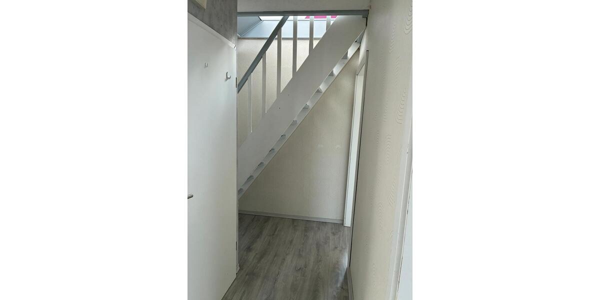 Dachgeschoßwohnung Norden - 3 Zimmer, 70 m&sup2;, 580&euro; | Angebot:26024227