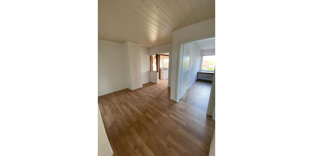 Dachgeschoßwohnung Westoverledingen - 1.5 Zimmer, 140 m&sup2;, 720&euro; | Angebot:26415959