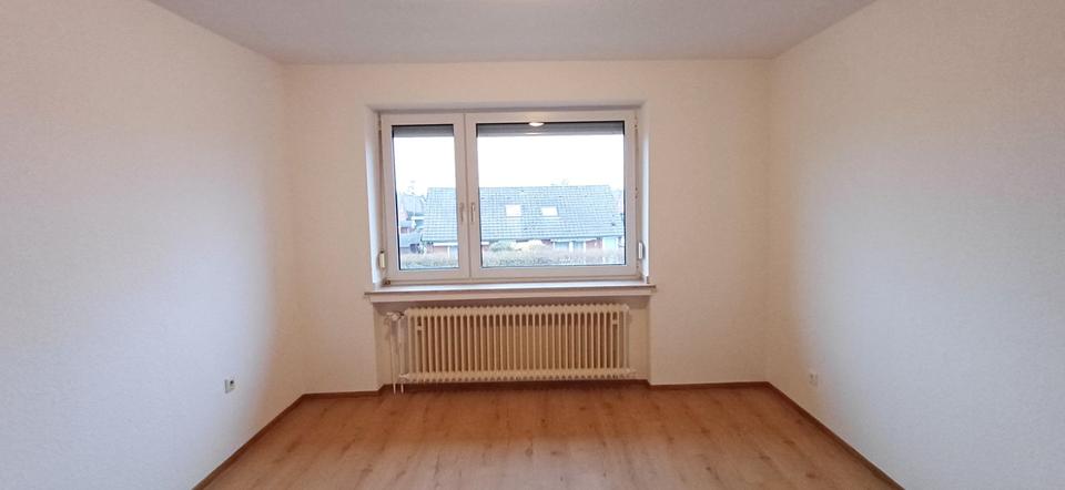 Etagenwohnung Emden Tholenswehr - 3.5 Zimmer, 79 m&sup2;, 650&euro; | Angebot:25865314