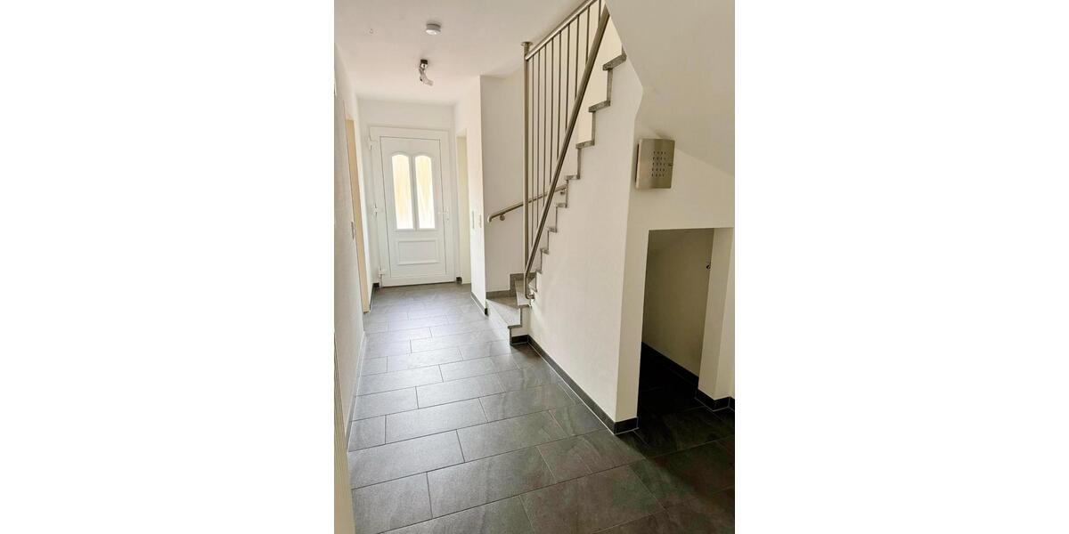 Doppelhaushälfte Norden - 3 Zimmer, 83 m&sup2;, 690&euro; | Angebot:25571597