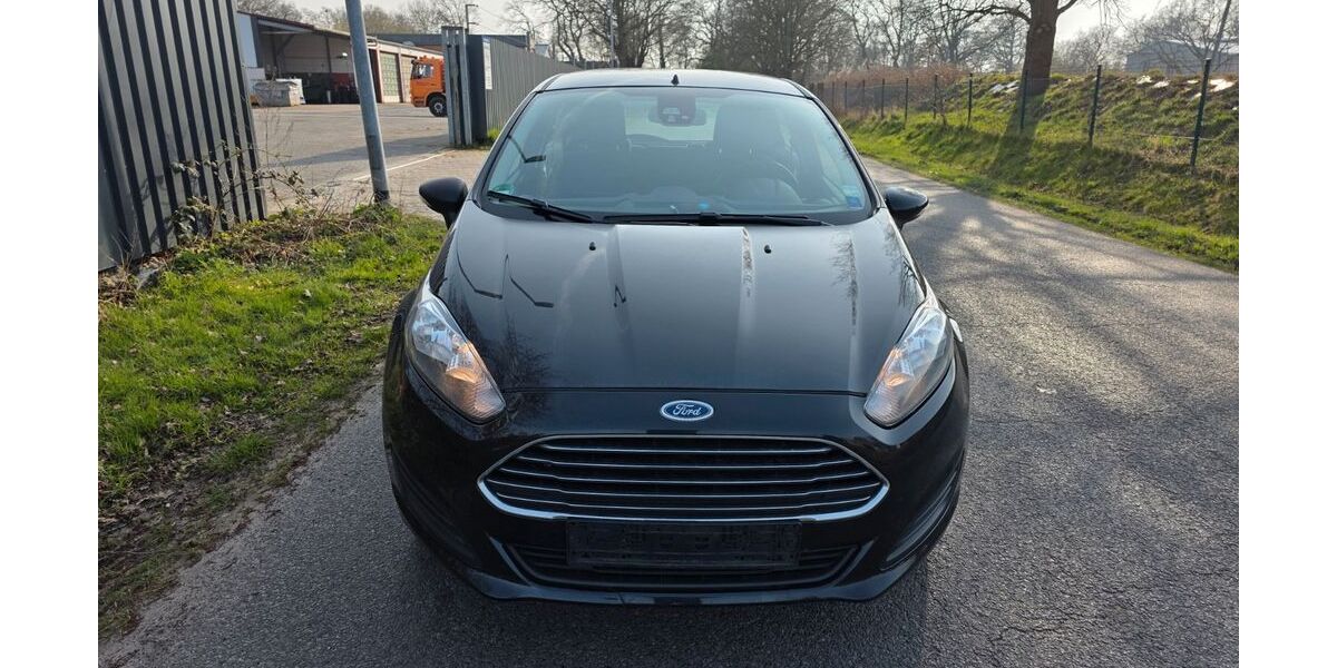 Ford Fiesta 220.000 km 1.950 &euro; Westoveledingen 26810