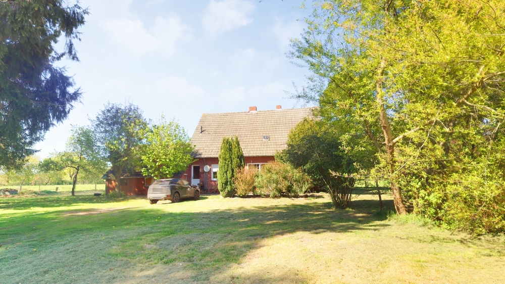 Viel Raum für Ihre Ideen – Einfamilienhaus mit großem Grundstück in Westoverledingen - Einfamilienhaus Westoverledingen | Angebot:26788384