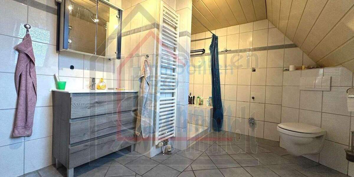 Mehrfamilienhaus, Wohnhaus Weener Stapelmoor - 5 Zimmer, 170 m&sup2;, 225.000&euro; | Angebot:25694527