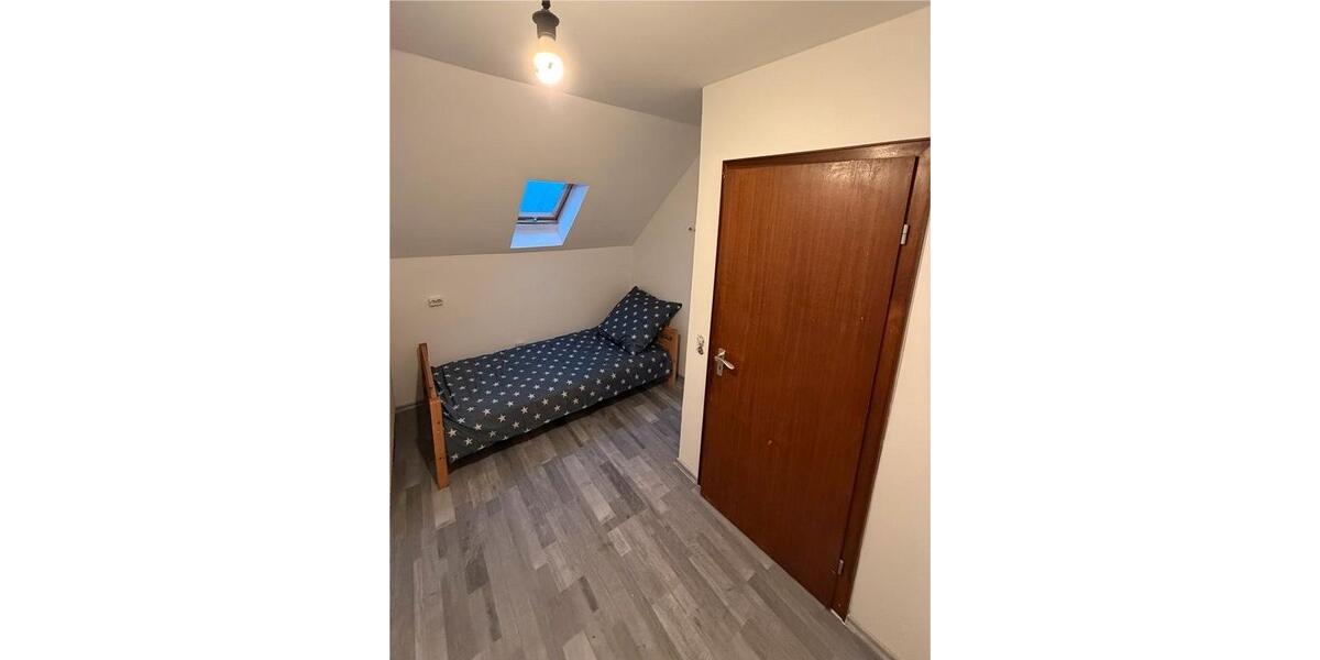 Einfamilienhaus Weener - 6 Zimmer, 220 m&sup2;, 259.000&euro; | Angebot:26042401